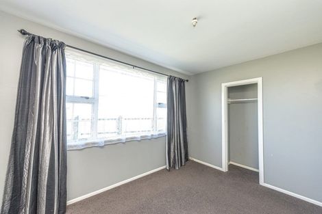 Photo of property in 2 Kotuku Street, Castlecliff, Whanganui, 4501