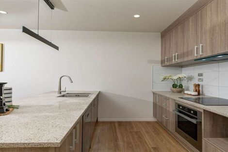 Photo of property in 21 Korokio Lane, Henderson, Auckland, 0612