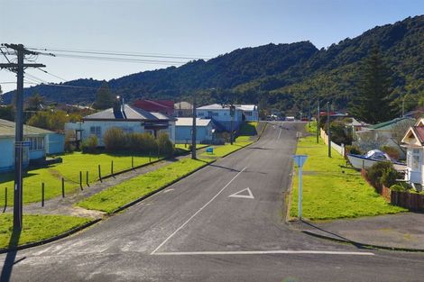 Photo of property in 22 Newcastle Street, Cobden, Greymouth, 7802
