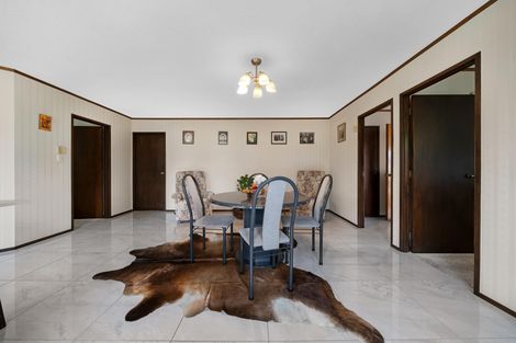 Photo of property in 11 Jessika Place, Conifer Grove, Takanini, 2112