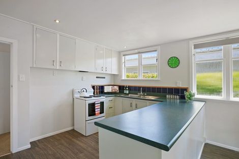 Photo of property in 120 Miromiro Road, Normandale, Lower Hutt, 5010