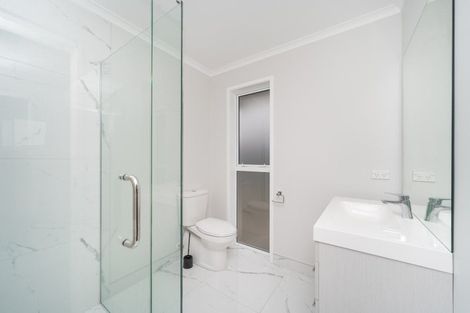 Photo of property in 9 Mediterranean Grove, Fitzherbert, Palmerston North, 4410