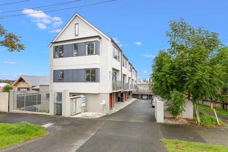 Photo of property in 5d Geddes Terrace, Avondale, Auckland, 1026