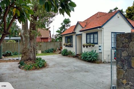 Photo of property in 1b Miller Road, Mangere Bridge, Auckland, 2022