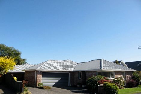 Photo of property in 25 Creese Place, Redwood, Christchurch, 8051