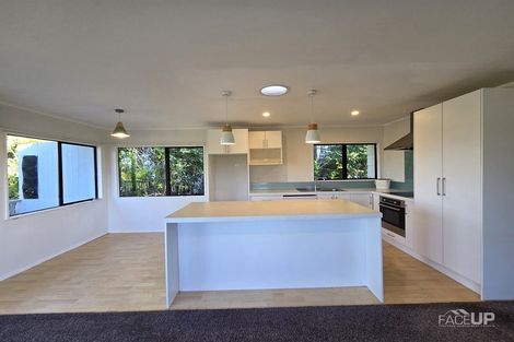 Photo of property in 1 Fernhaven Place, Massey, Auckland, 0614