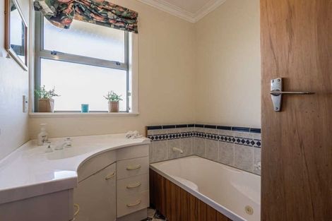 Photo of property in 184 Manly Street, Paraparaumu Beach, Paraparaumu, 5032