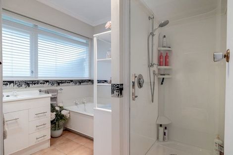 Photo of property in 19 Anaru Place, Awapuni, Palmerston North, 4412