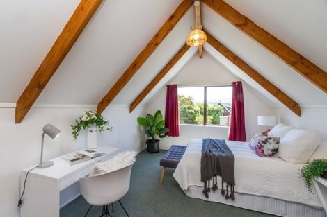 Photo of property in 33 James Cook Drive, Whitby, Porirua, 5024