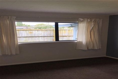 Photo of property in 30 Silverstone Place, Henderson, Auckland, 0612