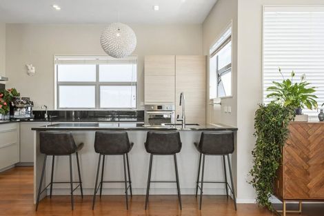 Photo of property in Wilk Heights, 2/8 Wilk Lane, Browns Bay, Auckland, 0630