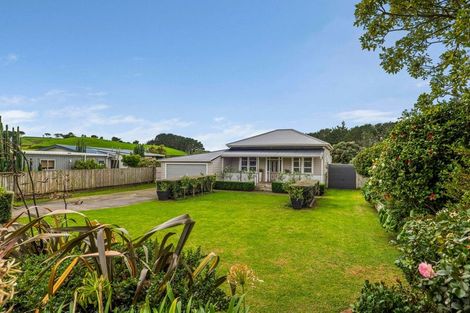 Photo of property in 18 Kawei Road, Ohawe, Hawera, 4671