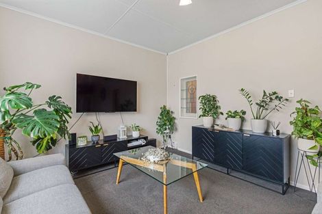 Photo of property in 2 Fromont Street, Whanganui East, Whanganui, 4500