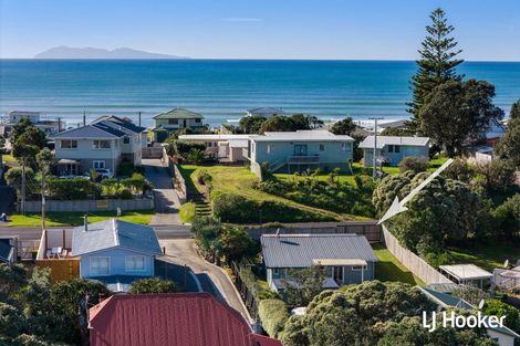 Photo of property in 106 Dillon Street, Waihi Beach, 3611