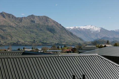 Photo of property in 60 Kirimoko Crescent, Wanaka, 9305