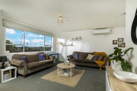 Photo of property in 2/13 Talavera Place, Te Atatu South, Auckland, 0602