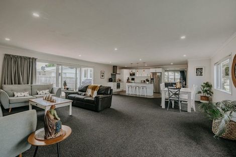Photo of property in 35 Stillwater Place, Westbrook, Palmerston North, 4412