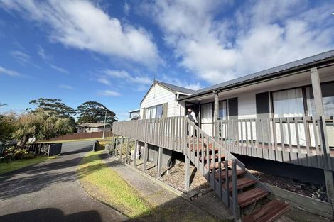 Photo of property in 52 West Harbour Drive, West Harbour, Auckland, 0618