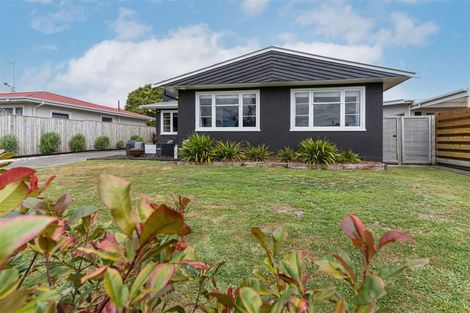 Photo of property in 6 Newhaven Place, Roslyn, Palmerston North, 4414