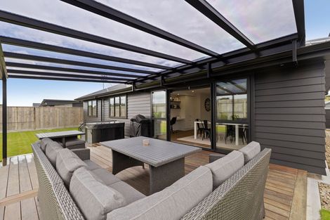 Photo of property in 68 Freedom Drive, Kelvin Grove, Palmerston North, 4414