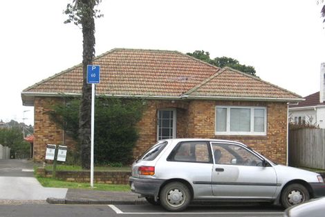 Photo of property in 2/1494 Dominion Extension, Mount Roskill, Auckland, 1041