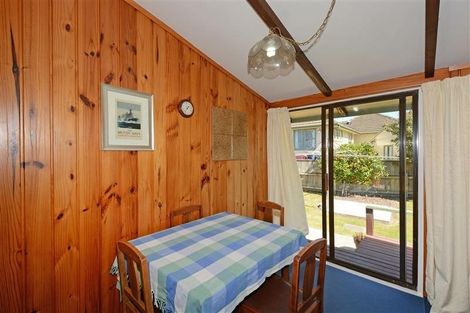 Photo of property in 2/115 Thackeray Street, Trentham, Upper Hutt, 5018