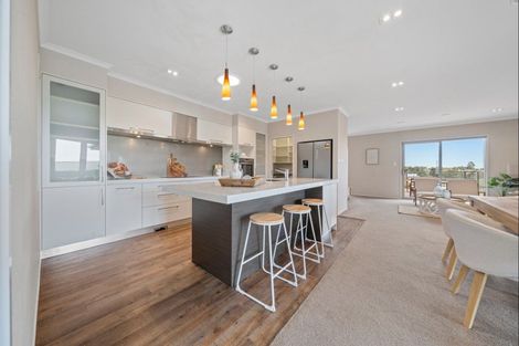 Photo of property in 5b Tupuhi Place, Highlands Park, New Plymouth, 4312