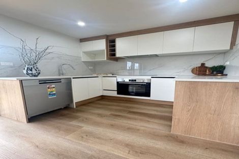 Photo of property in 44 Challen Close, Conifer Grove, Takanini, 2112