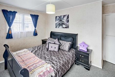 Photo of property in 68 Churton Crescent, Taita, Lower Hutt, 5011