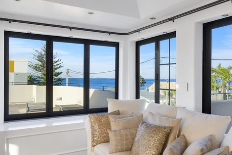 Photo of property in 1/60 Milford Road, Milford, Auckland, 0620