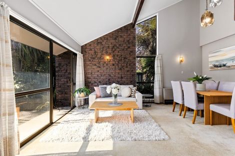 Photo of property in 9 Wilfred Street, St Andrews, Hamilton, 3200