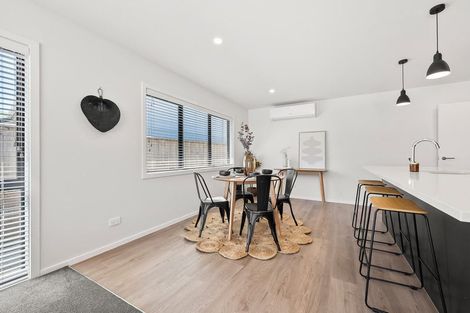 Photo of property in 33c Gemstone Drive, Birchville, Upper Hutt, 5018