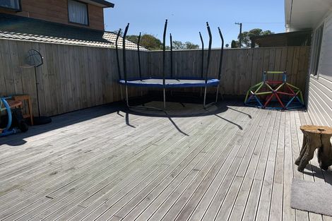 Photo of property in 2/13 Oswald Crescent, Paparangi, Wellington, 6037