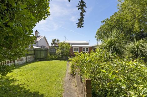 Photo of property in 23 Gaine Street, New Plymouth, 4310