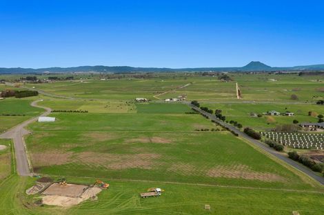 Photo of property in 31 Coast Lane, Thornton, 3194