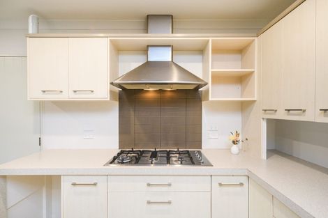 Photo of property in 16 Sorrento Place, Kelvin Grove, Palmerston North, 4414