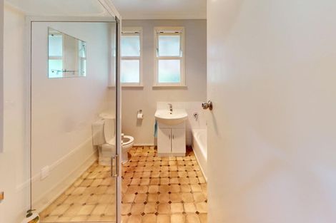 Photo of property in 11 Lewis Place, Highbury, Palmerston North, 4412