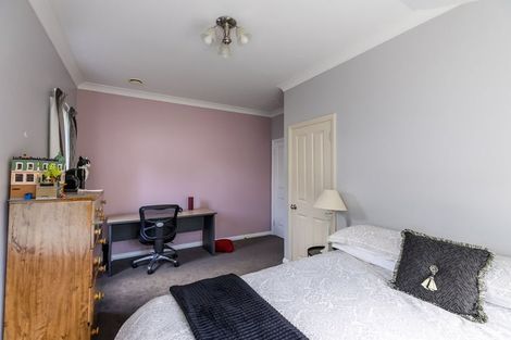 Photo of property in 43 Knowles Street, Terrace End, Palmerston North, 4410