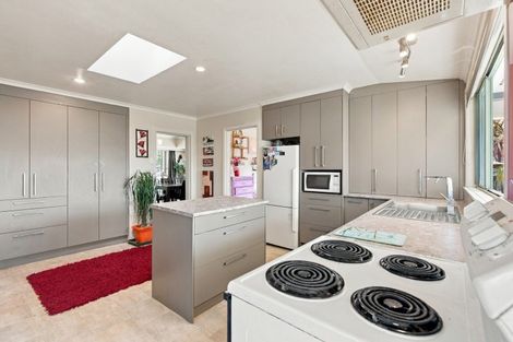 Photo of property in 30 Memorial Place, Waitara, 4320