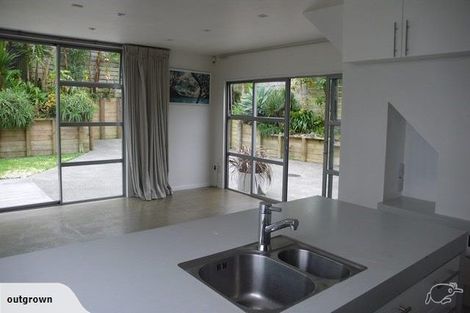 Photo of property in 5a Meola Road, Westmere, Auckland, 1022