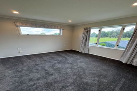 Photo of property in 2/281 Memorial Avenue, Burnside, Christchurch, 8053