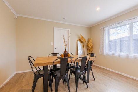 Photo of property in 17 Bell Street, Otane, 4202