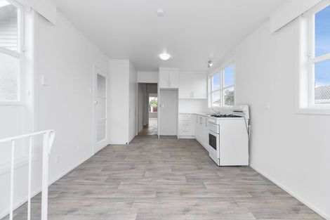 Photo of property in 3147 Great North Road, New Lynn, Auckland, 0600