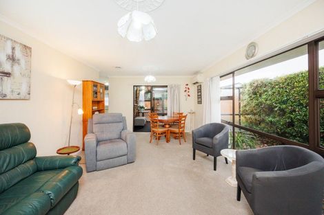 Photo of property in 1/11 Woodfield Avenue, Roslyn, Palmerston North, 4414