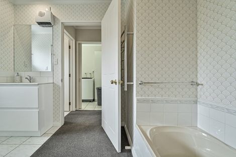 Photo of property in 1/217 Mcleod Street, Camberley, Hastings, 4120