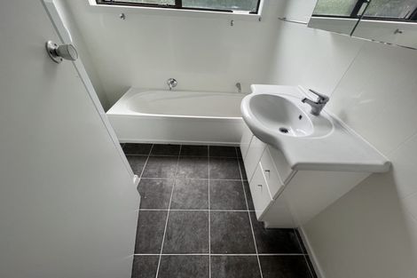 Photo of property in 18 Panzic Place, Glen Eden, Auckland, 0602