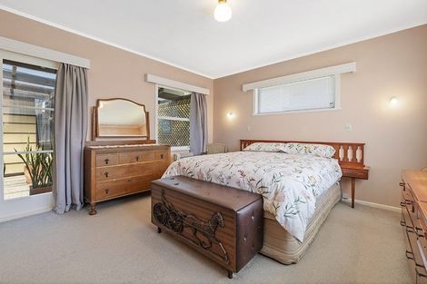 Photo of property in 23 Ellesmere Crescent, Pakuranga Heights, Auckland, 2010