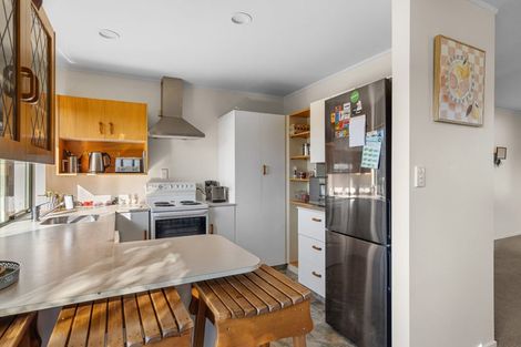 Photo of property in 4 Albizia Avenue, Henderson, Auckland, 0612