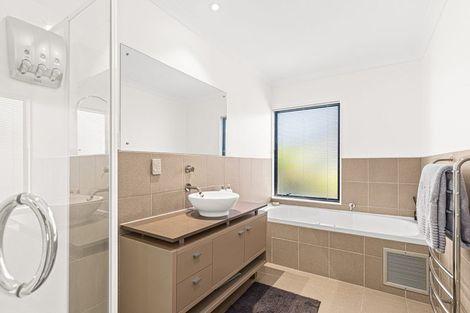 Photo of property in 12 Gold Street, Albany Heights, Auckland, 0632