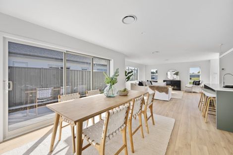 Photo of property in 10 Cassin Place, Taradale, Napier, 4112